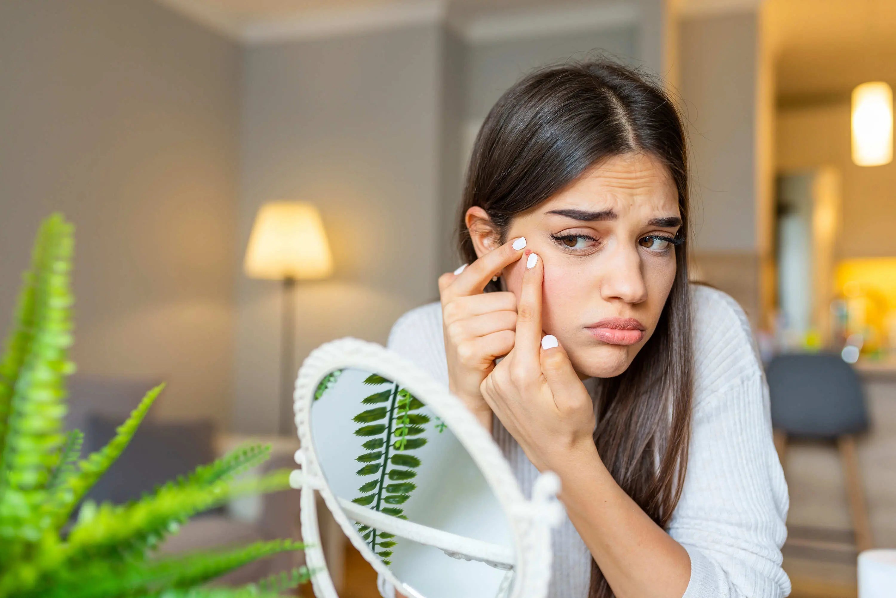 Acné post-soleil : tout comprendre sur l’effet rebond Image