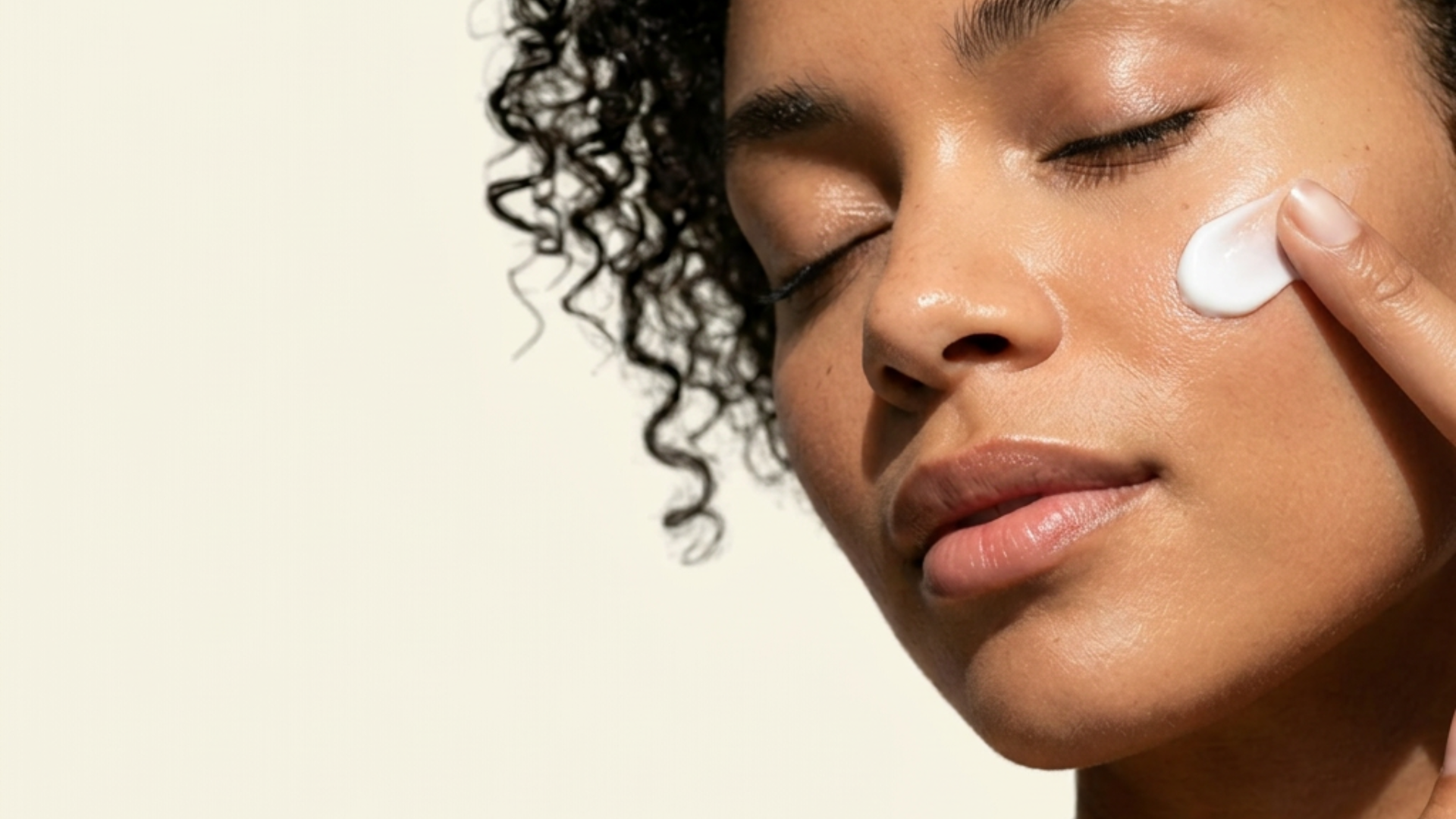 Peau déshydratée : pourquoi votre peau manque d’eau et comment restaurer son équilibre durablement Image