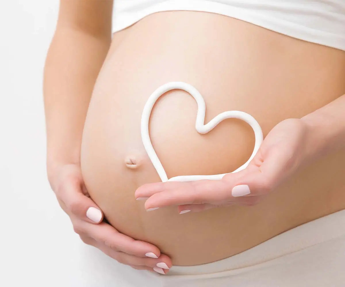 Grossesse : comment bien prendre soin de son visage & sa peau ? Image