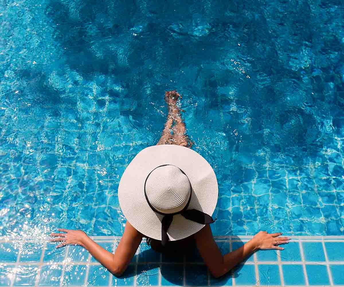 Quel soin de peau & cheveux utiliser après la piscine ?