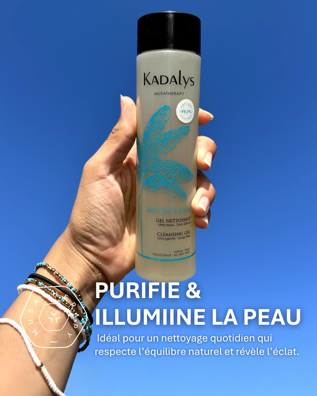 Nettoyez votre visage tout en respectant l’équilibre de votre peau. Le gel Musaclean révèle l’éclat sans agresser ni dessécher.