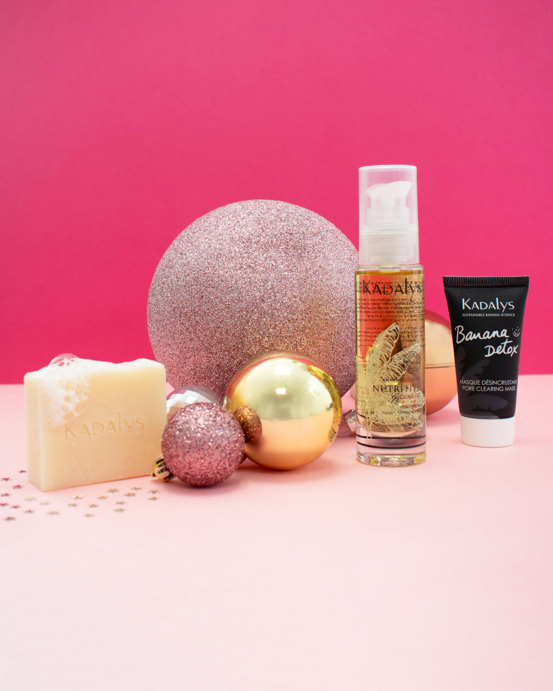 Le rituel purifiant Kadalys nettoie, purifie et rééquilibre la peau grâce à ses formules naturelles à la banane verte pour un teint frais et matifié.